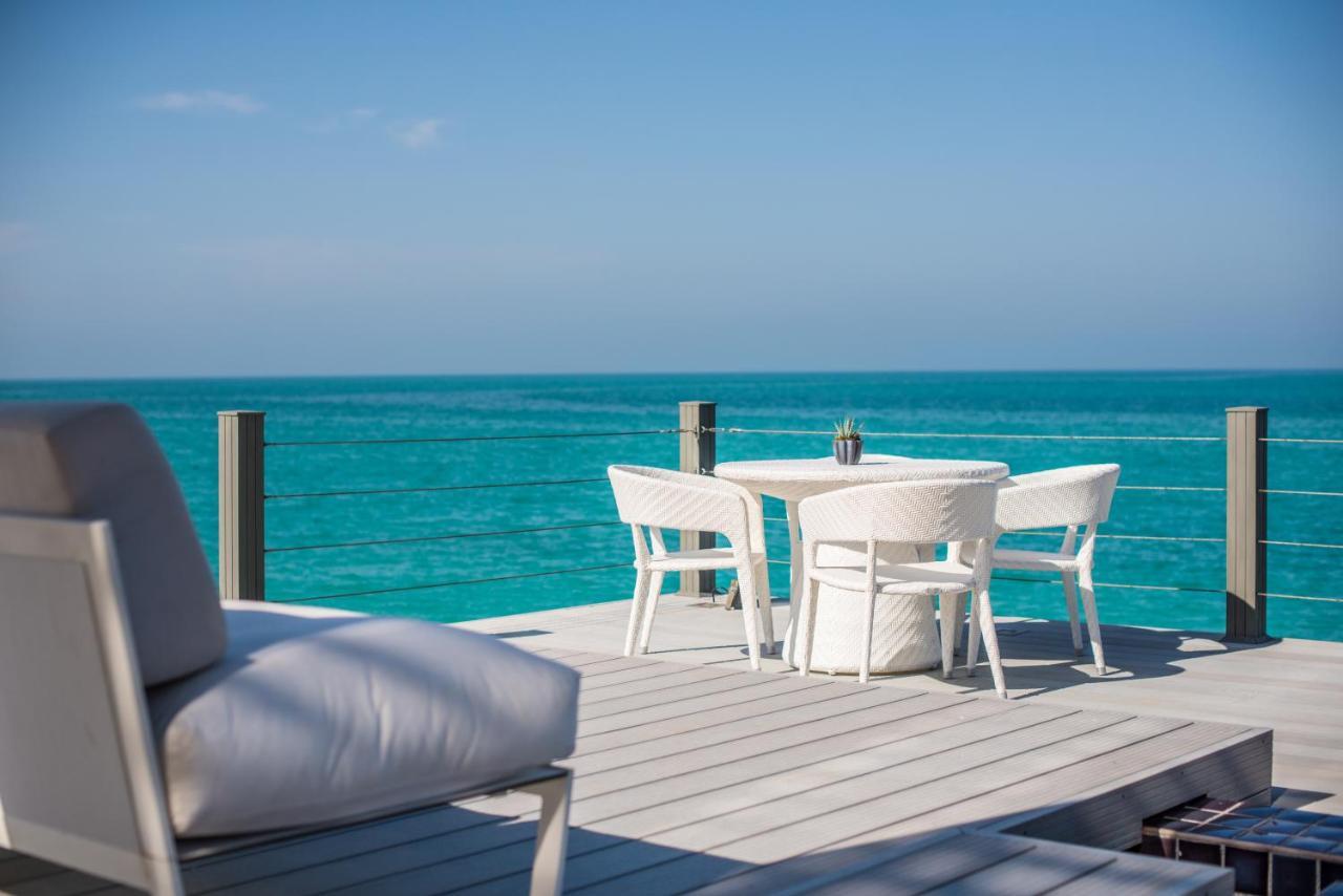 Hotel Nurai Island, Saadiyat Abu Dabi Exterior foto View from the deck of a villa at Atlantis Paradise Island